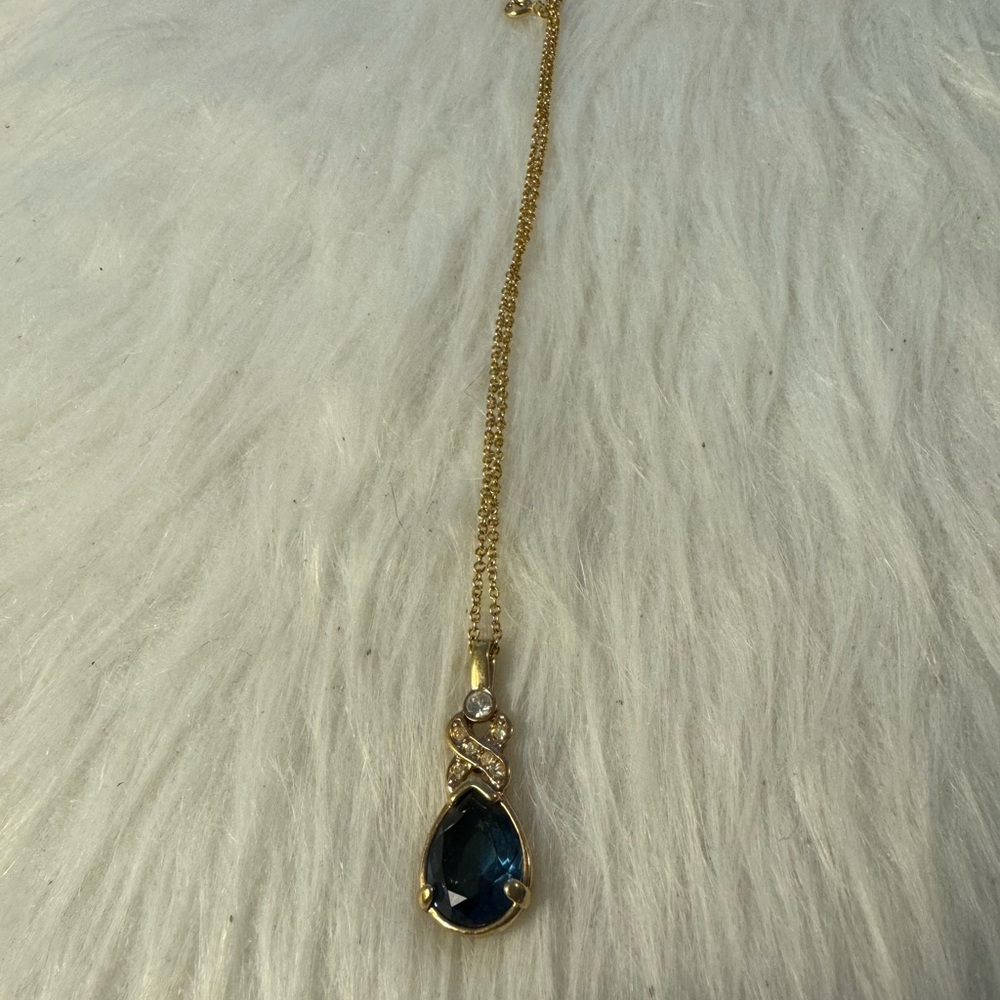 Signed Ling Necklace.   Tote P4